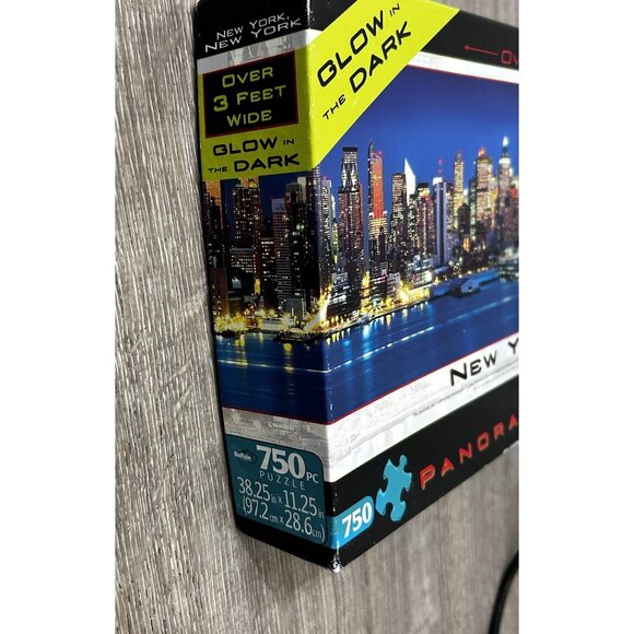 Buffalo Games New York, New York 3ft Panoramic Puzzle Glow In The Dark 750 Piece - Picture 2 of 5